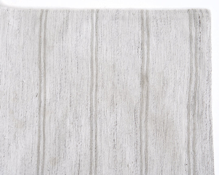 White Kilim Rug 5' 6" x 8' | No. VR70551