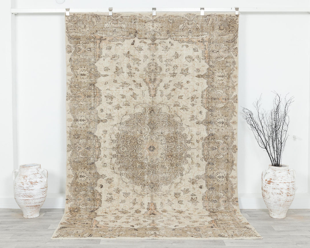 Beige Oushak Rug 5' 11" x 9' | No. VR29258