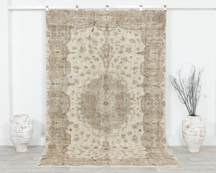 Beige Oushak Rug 5' 11" x 9' | No. VR29258