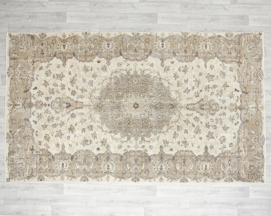 Beige Oushak Rug 5' 11" x 9' | No. VR29258
