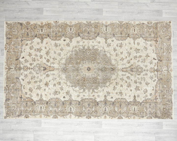 Beige Oushak Rug 5' 11" x 9' | No. VR29258