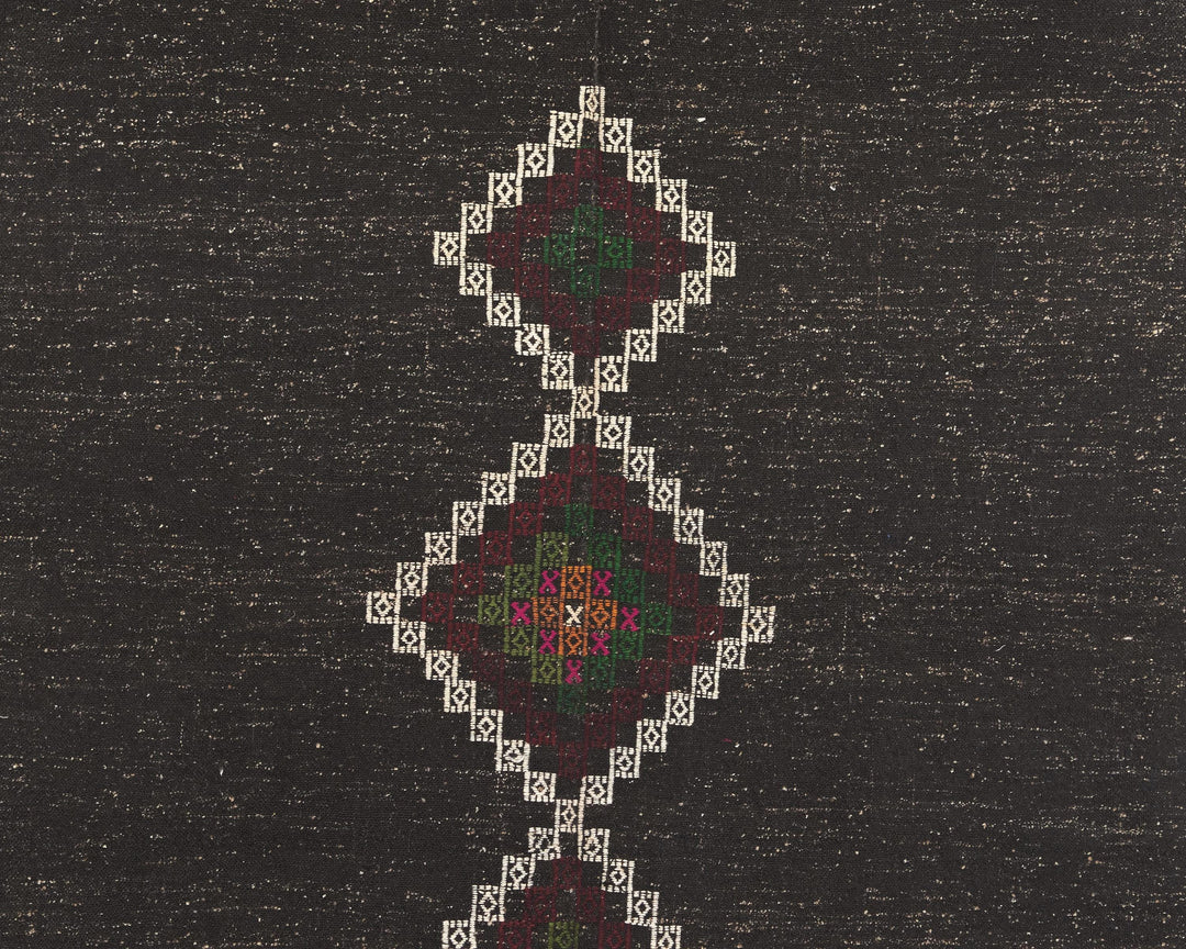 Rust Kilim Rug 5' 7" x 10' | No. VR23485