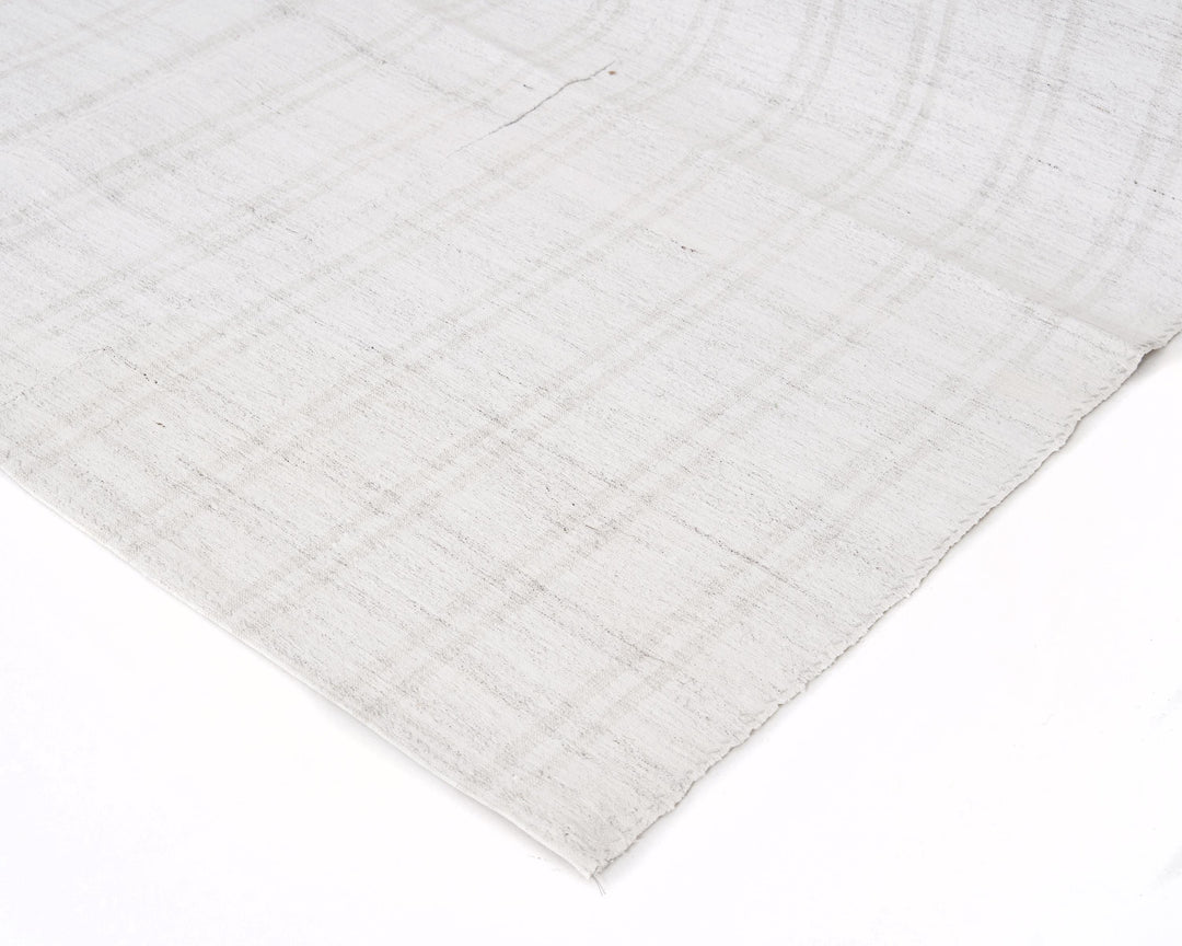Kilim Rug 5' 9" x 9' 2" | No. VR22009