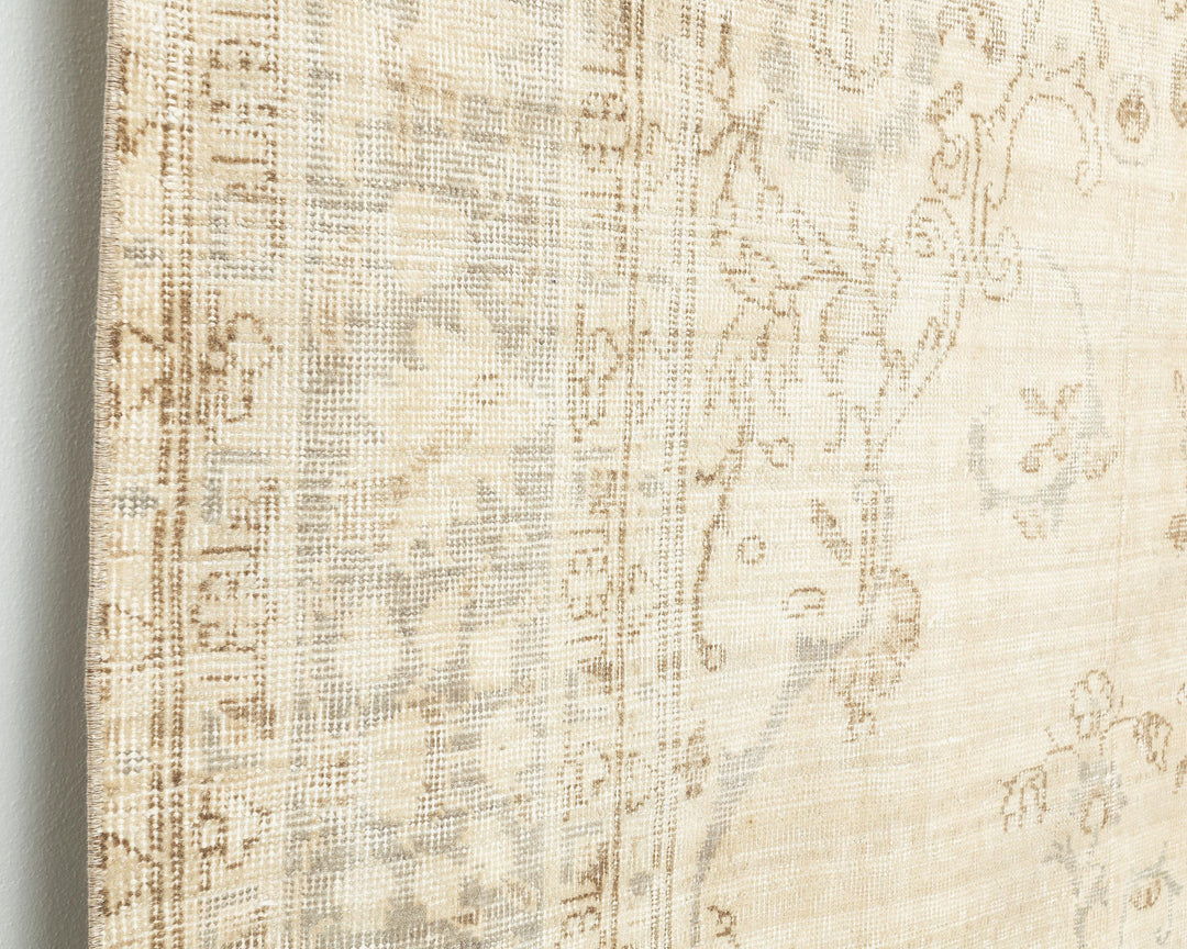 Neutral Oushak Rug 6' 3" x 9' 9" | No. VR64918