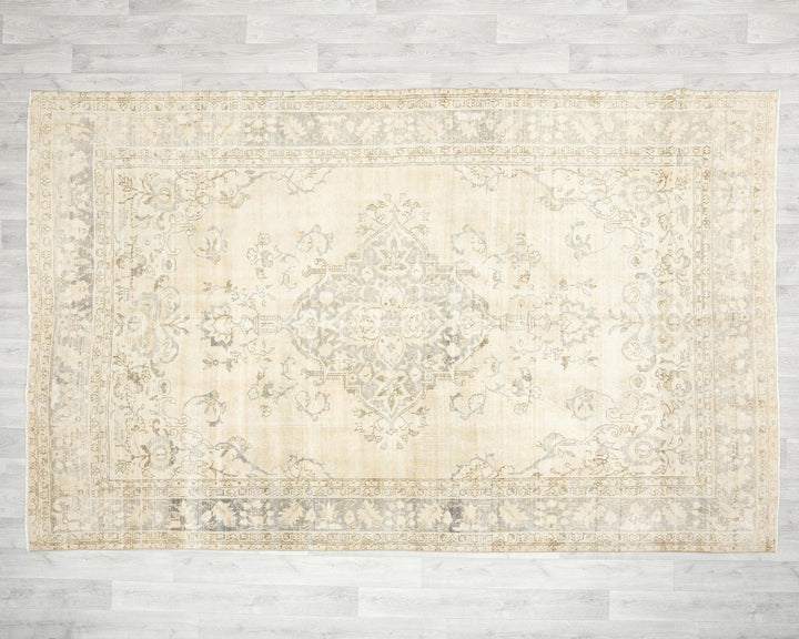 Neutral Oushak Rug 6' 3" x 9' 9" | No. VR64918