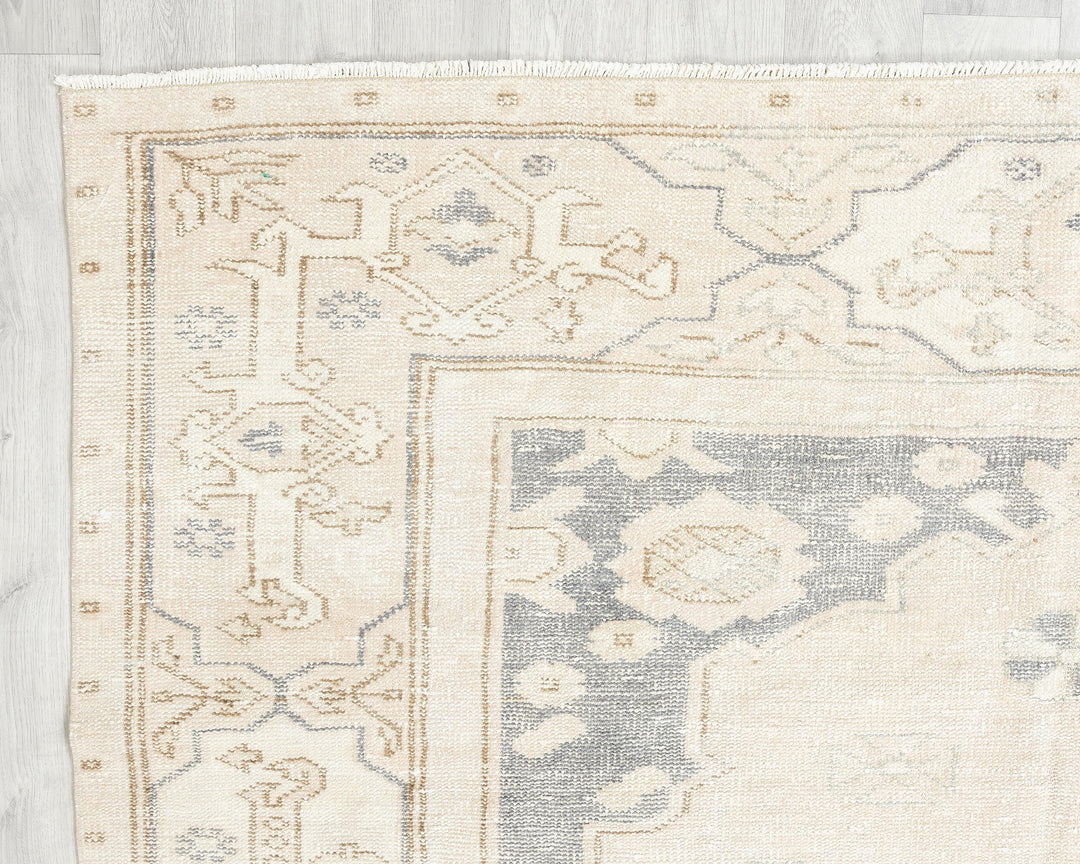Beige Oushak Rug 6' 2" x 9' 4" | No. VR82171