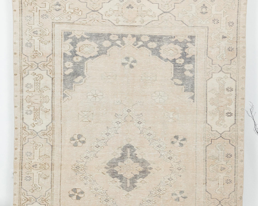 Beige Oushak Rug 6' 2" x 9' 4" | No. VR82171
