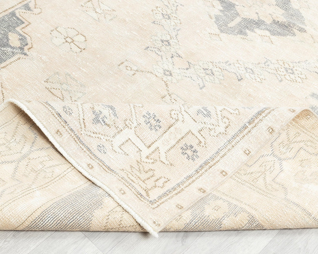 Beige Oushak Rug 6' 2" x 9' 4" | No. VR82171
