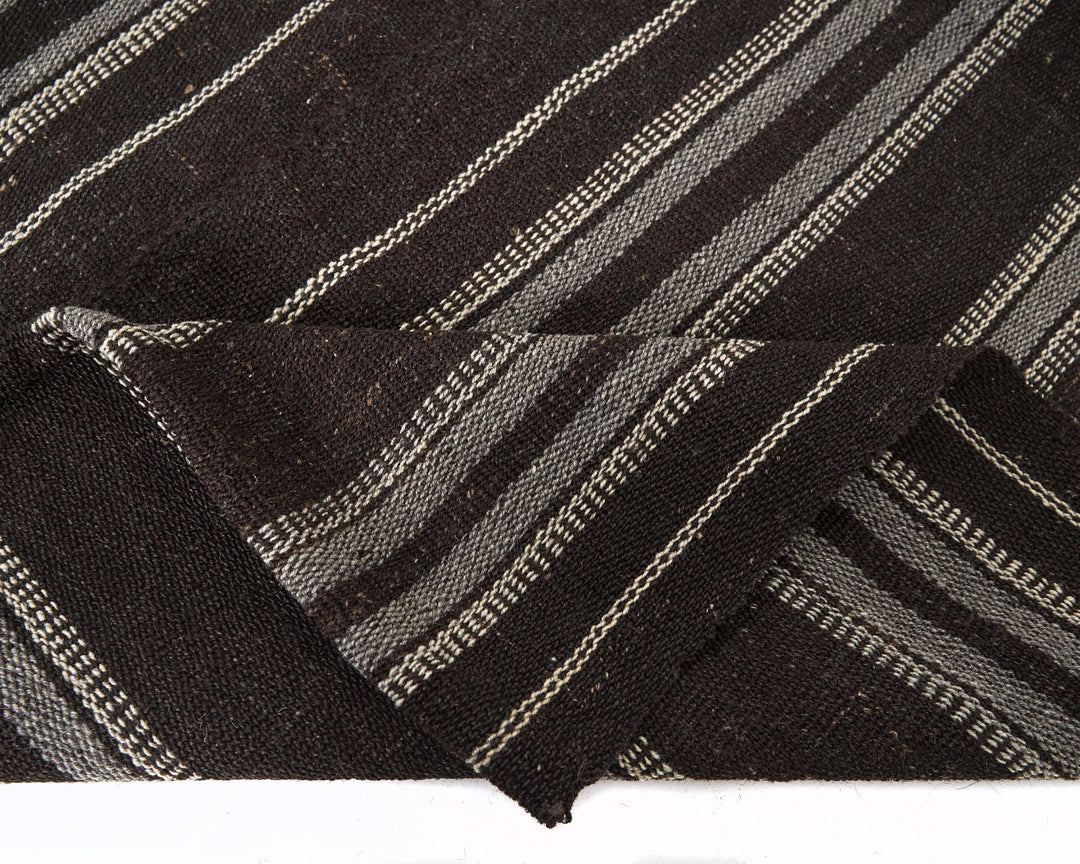 Brown Kilim Rug 4' 10" x 6' 6" | No. VR35973