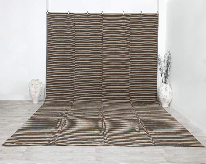 Brown Kilim Rug 9' 10" x 13' 1" | No. VR31162
