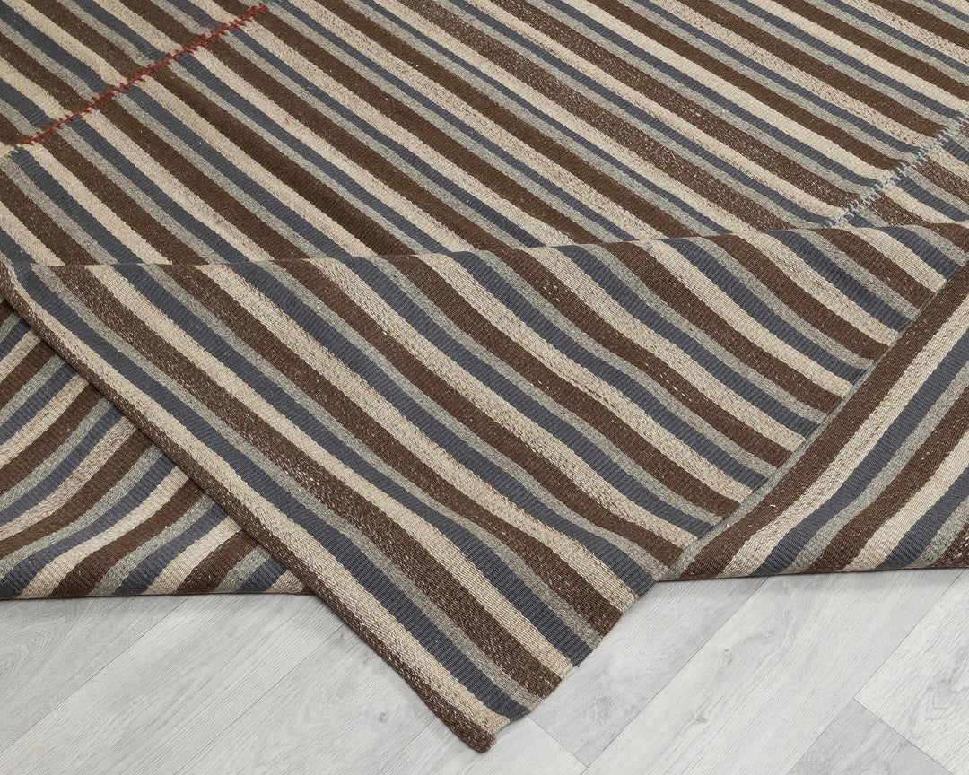 Brown Kilim Rug 9' 10" x 13' 1" | No. VR31162