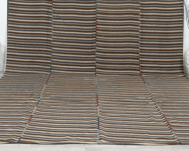 Brown Kilim Rug 9' 10" x 13' 1" | No. VR31162