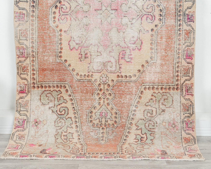 Beige Oushak Rug 4' 3" x 7' 9" | No. VR37450