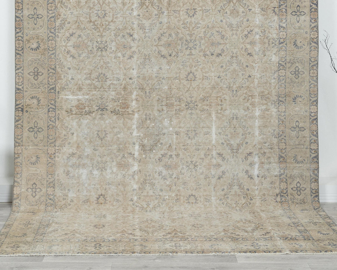 Beige Oushak Rug 6' 8" x 9' 5" | No. VR43221