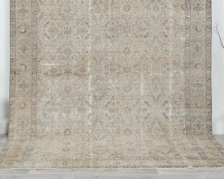 Beige Oushak Rug 6' 8" x 9' 5" | No. VR43221