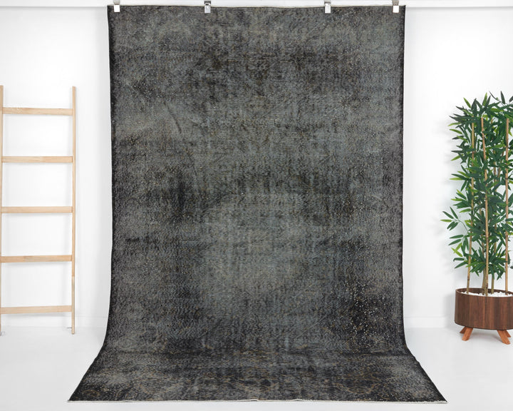 Black Oushak Rug 5' 7" x 9' | No. VR11726