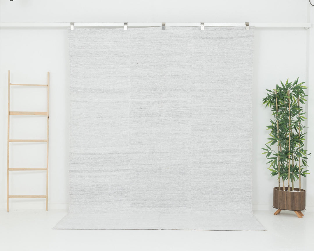 White Kilim Rug 6' 7" x 8' 6" | No. VR34841