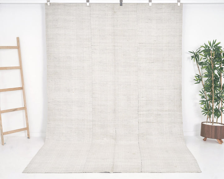 Gray Kilim Rug 6' 4" x 9' 10" | No. VR52984