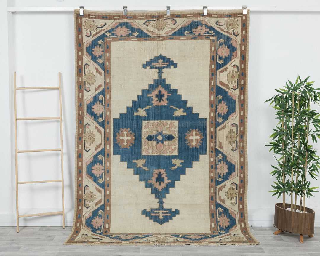 Oushak Rug 5' 5" x 7' 10" | No. VR70041