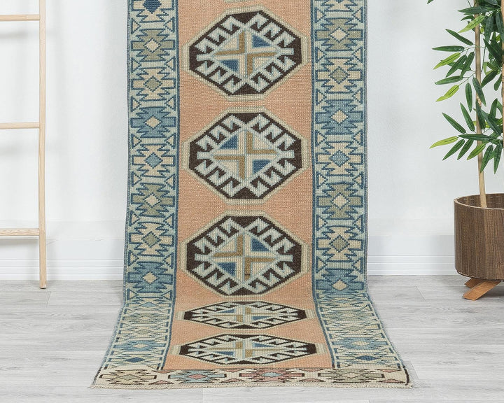 Neutral Runner Rug 2' 2" x 9' | No. VR33859
