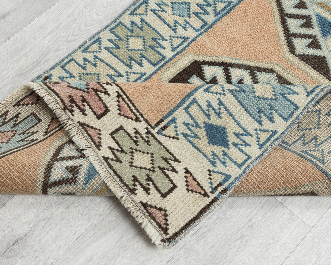 Neutral Runner Rug 2' 2" x 9' | No. VR33859