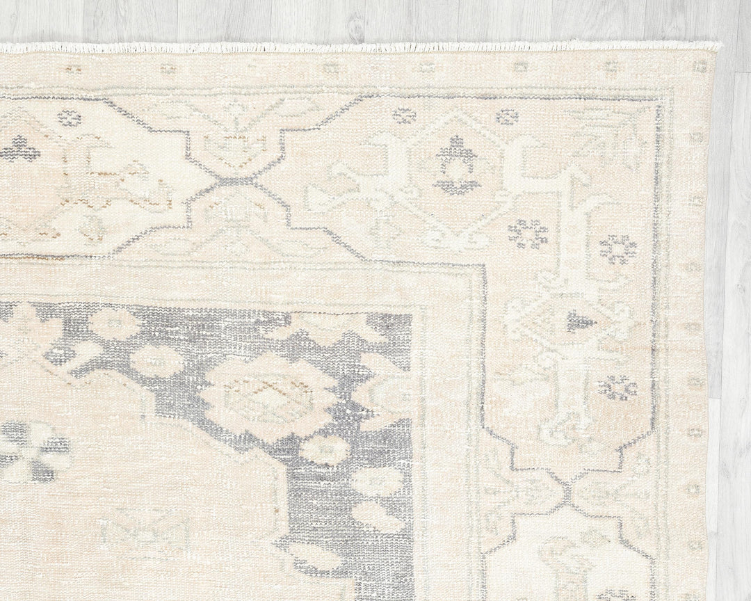 Beige Oushak Rug 6' 2" x 9' 4" | No. VR82171