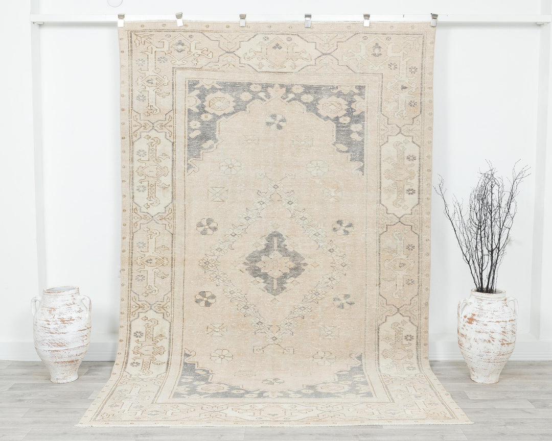 Beige Oushak Rug 6' 2" x 9' 4" | No. VR82171