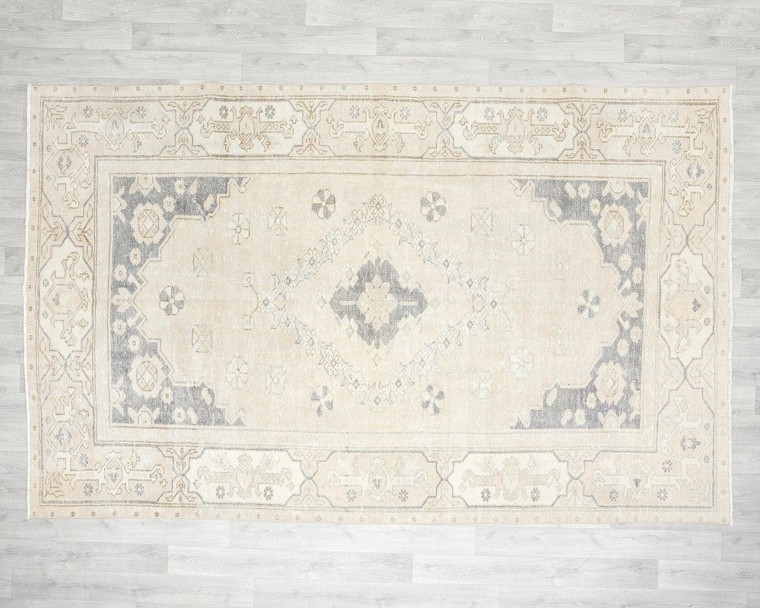 Beige Oushak Rug 6' 2" x 9' 4" | No. VR82171