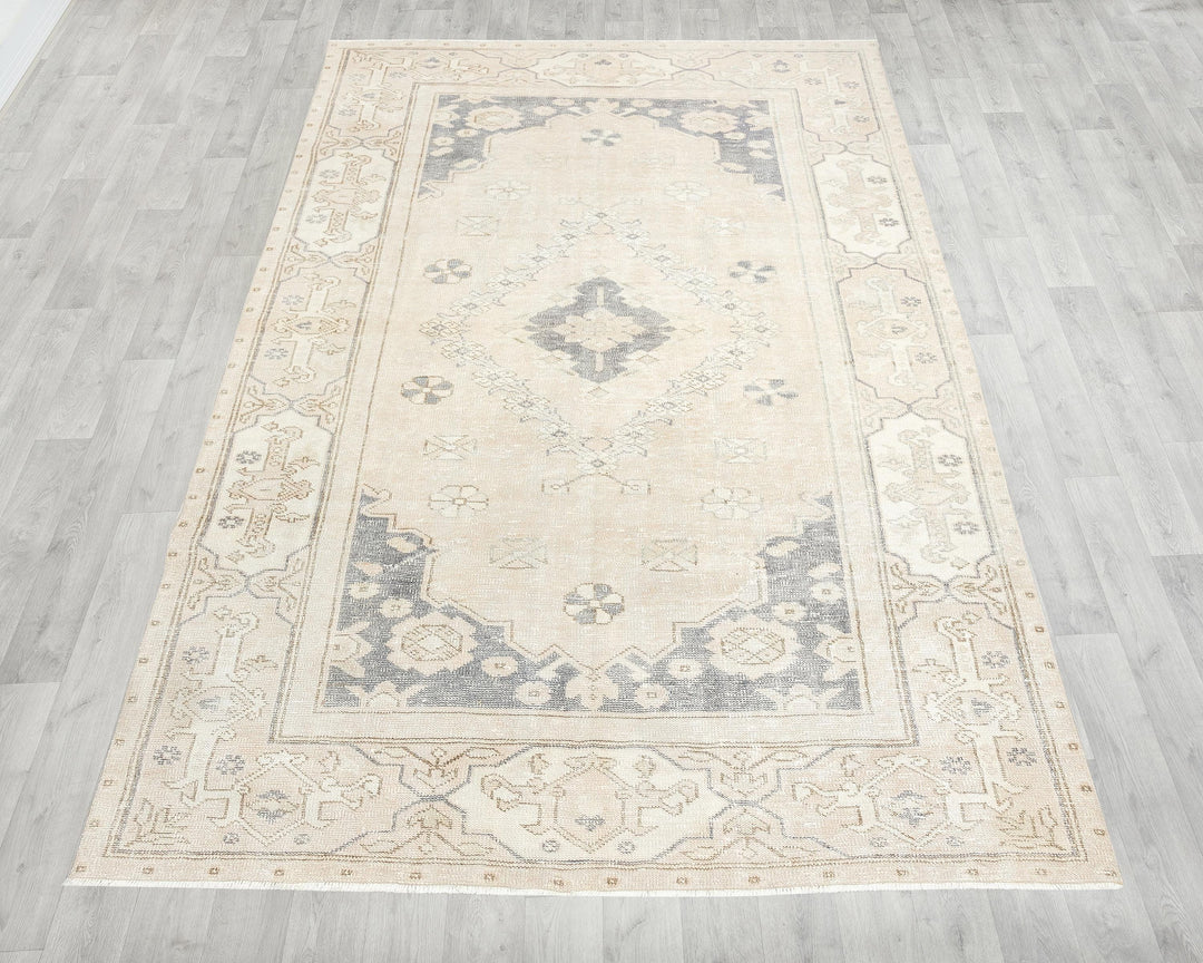 Beige Oushak Rug 6' 2" x 9' 4" | No. VR82171