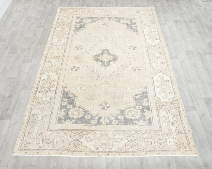 Beige Oushak Rug 6' 2" x 9' 4" | No. VR82171