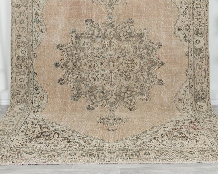Faded Oushak Rug 6' 9" x 10' 6" | No. VR96012