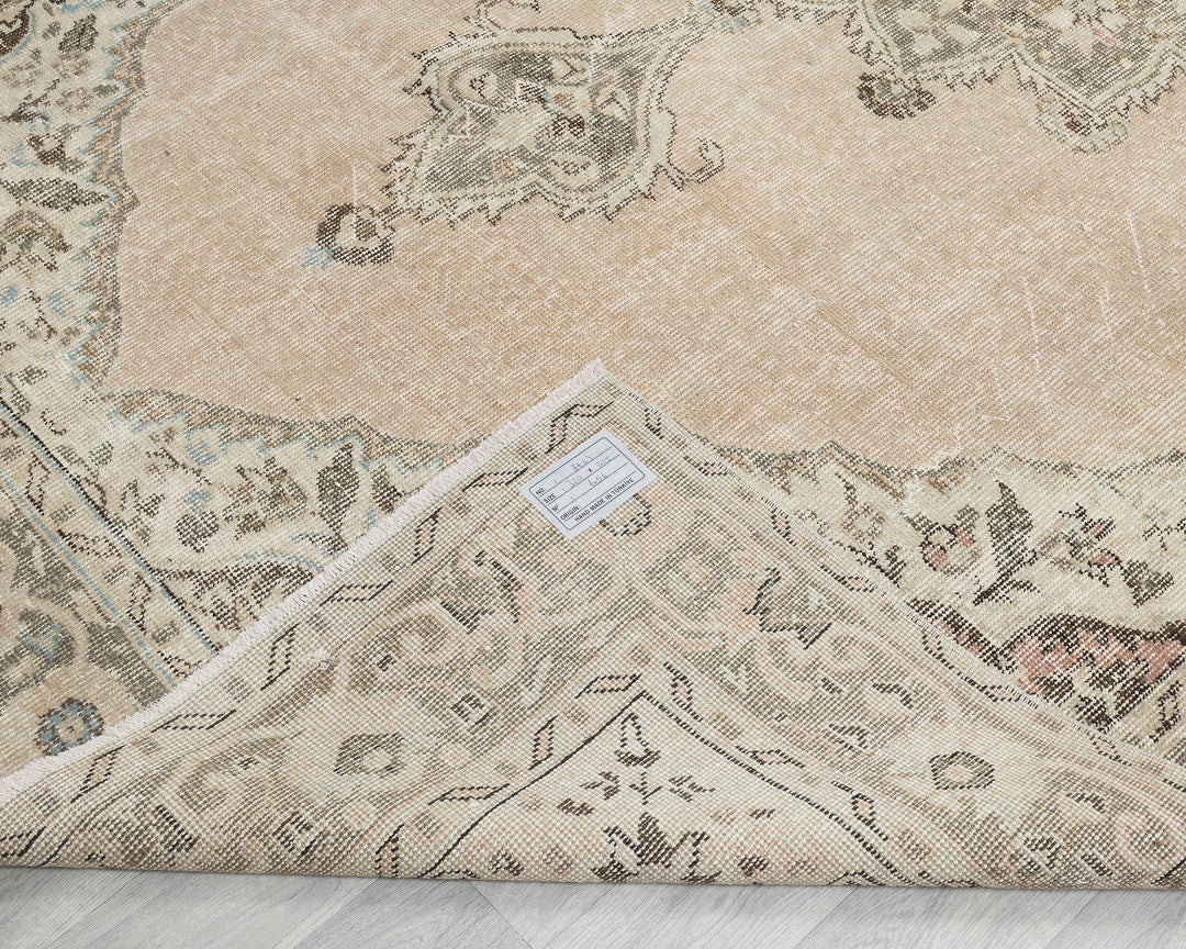 Faded Oushak Rug 6' 9" x 10' 6" | No. VR96012