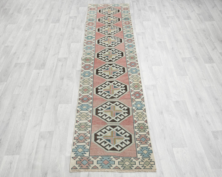 Runner Rug 2' 2" x 8' 10" | No. VR34544
