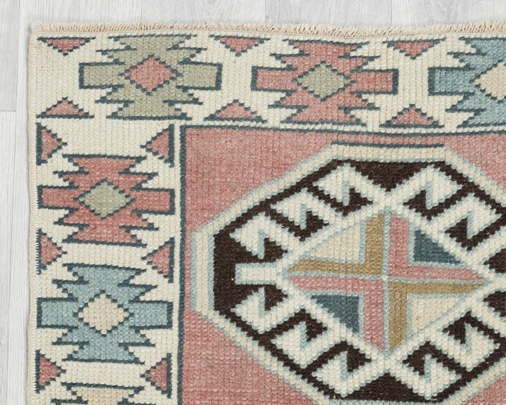 Runner Rug 2' 2" x 8' 10" | No. VR34544