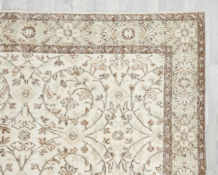 Faded Oushak Rug 5' 7" x 9' 1" | No. VR89957