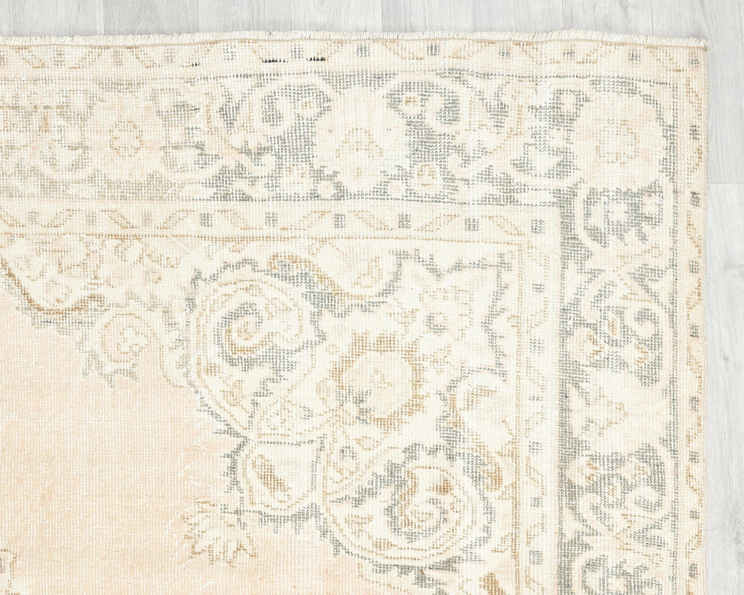 Beige Oushak Rug 6' 7" x 10' 6" | No. VR95180