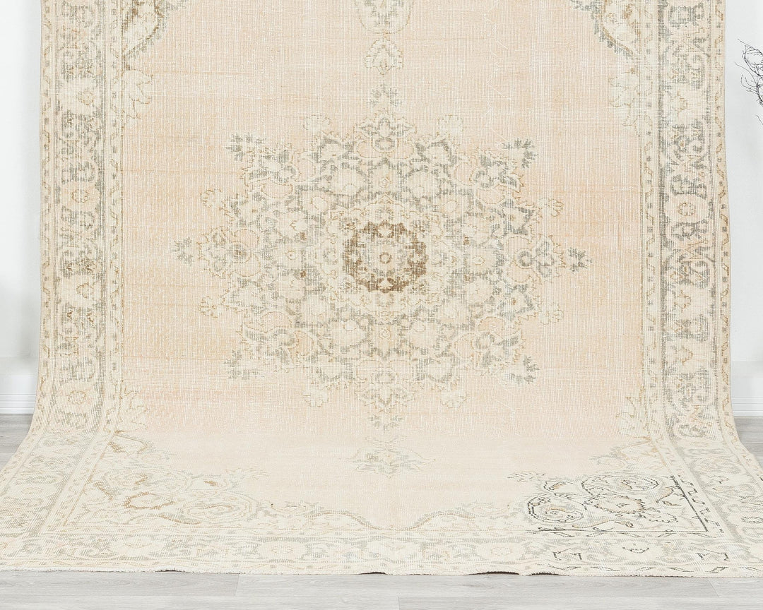 Beige Oushak Rug 6' 7" x 10' 6" | No. VR95180