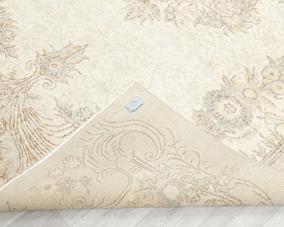 Beige Oushak Rug 6' 11" x 10' 2" | No. VR64236