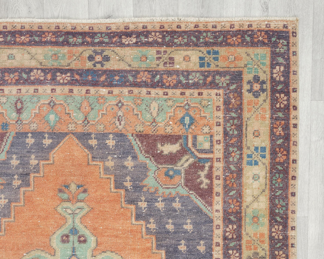 Neutral Oushak Rug 4' 3" x 8' 1" | No. VR99807