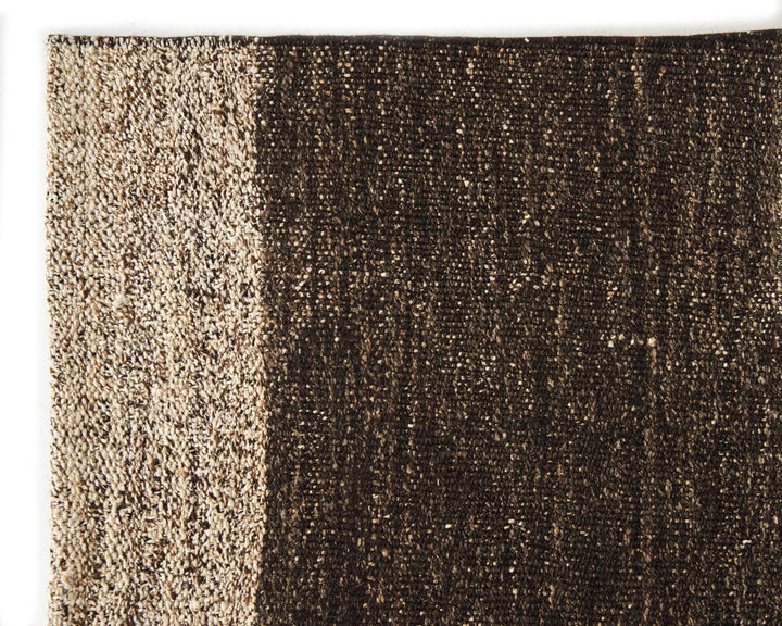 Brown Kilim Rug 4' 1" x 8' 1" | No. VR76864