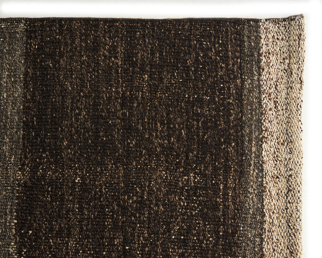 Brown Kilim Rug 4' 1" x 8' 1" | No. VR76864