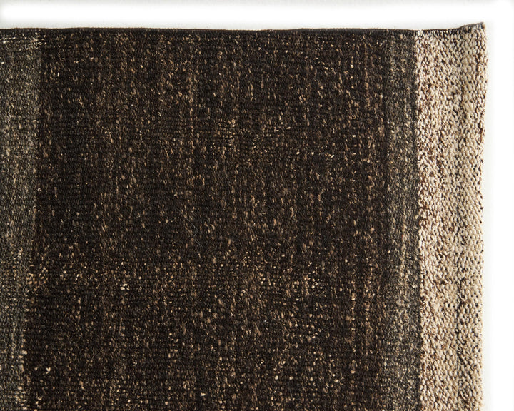 Brown Kilim Rug 4' 1" x 8' 1" | No. VR76864