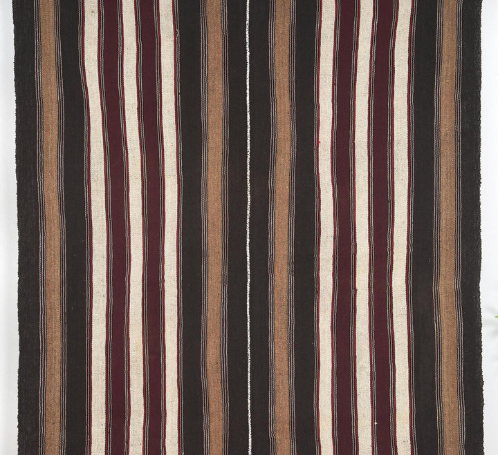 Brown Kilim Rug 5' 5" x 7' 5" | No. VR87877