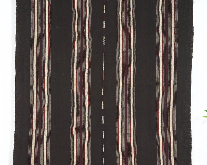 Brown Kilim Rug 4' 10" x 6' 7" | No. VR67230