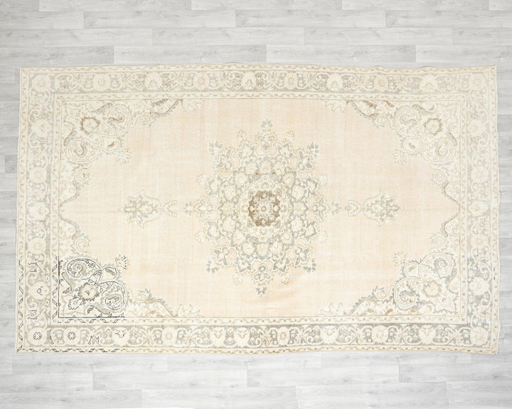Beige Oushak Rug 6' 7" x 10' 6" | No. VR95180