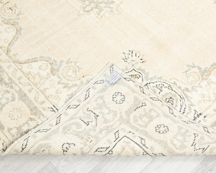 Beige Oushak Rug 6' 7" x 10' 6" | No. VR95180