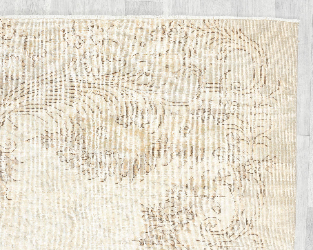 Beige Oushak Rug 6' 11" x 10' 2" | No. VR64236