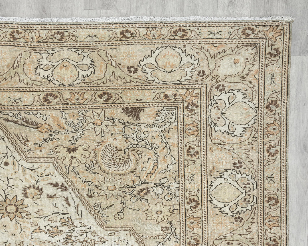 Beige Oushak Rug 8' 6" x 12' 8" | No. VR21400