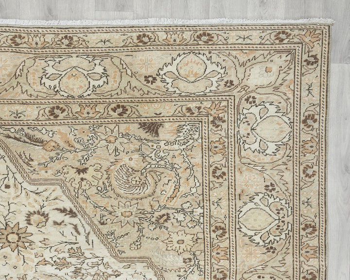 Beige Oushak Rug 8' 6" x 12' 8" | No. VR21400
