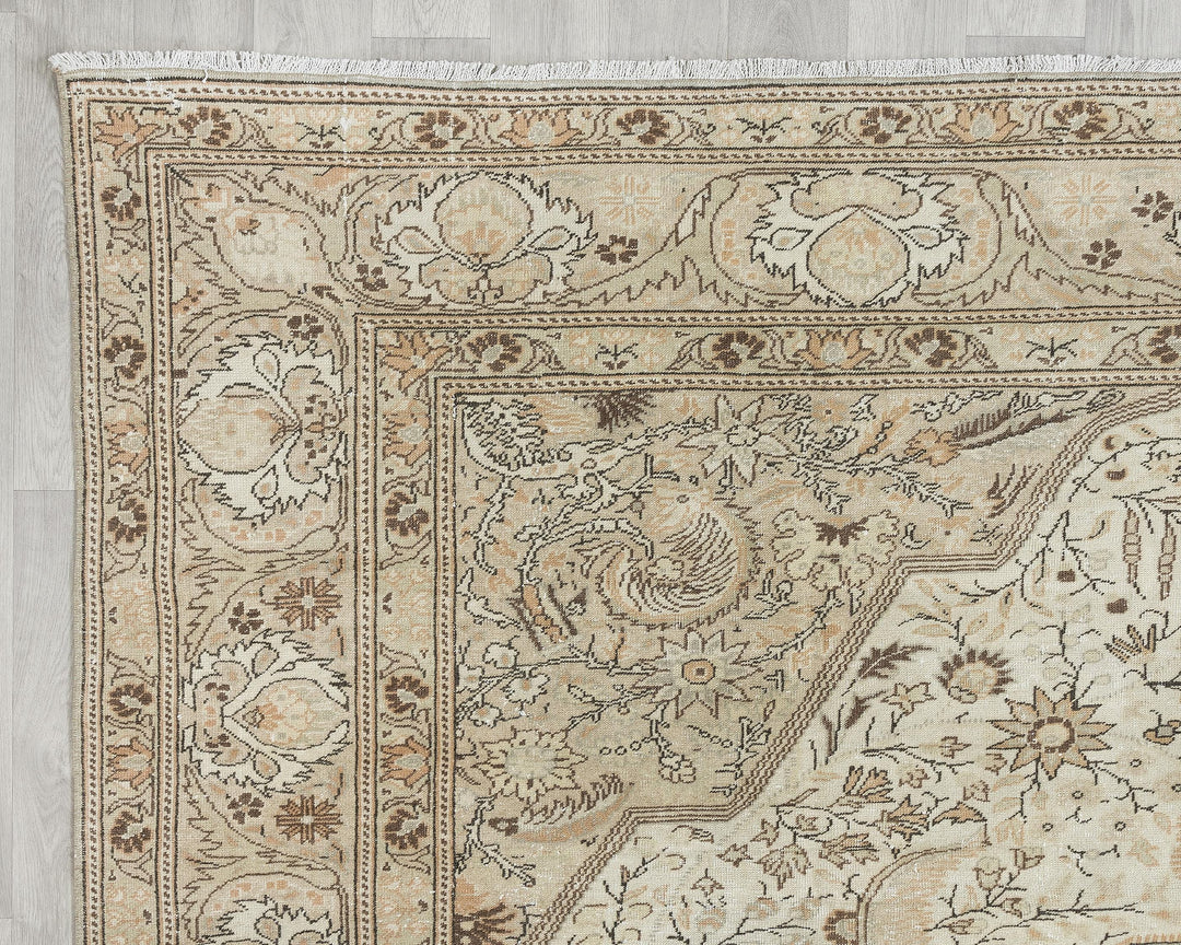 Beige Oushak Rug 8' 6" x 12' 8" | No. VR21400
